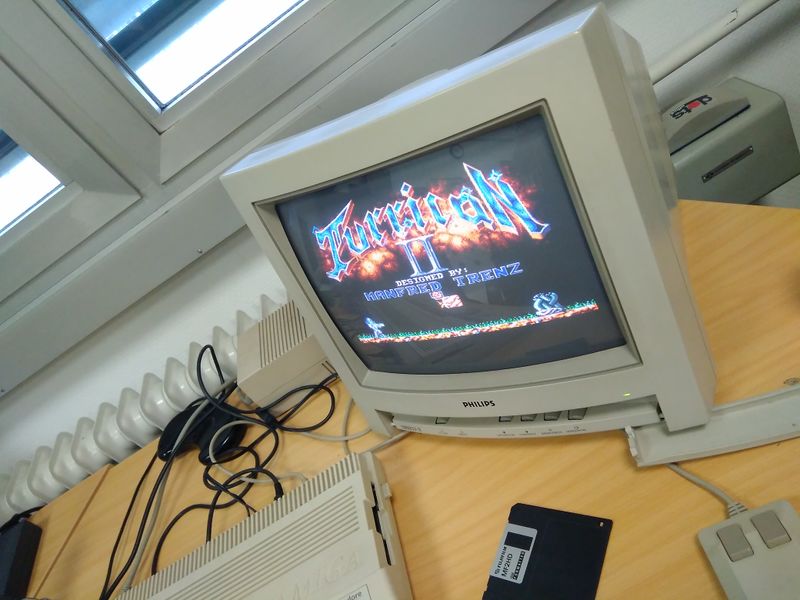 Datei:Amiga500 running Turrican2.jpg